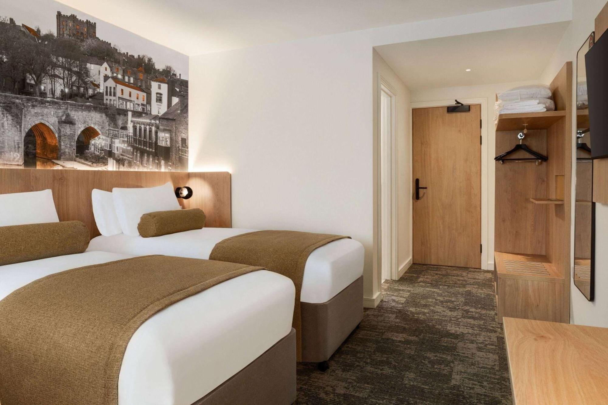 Super 8 By Wyndham Durham Hotel Eksteriør billede
