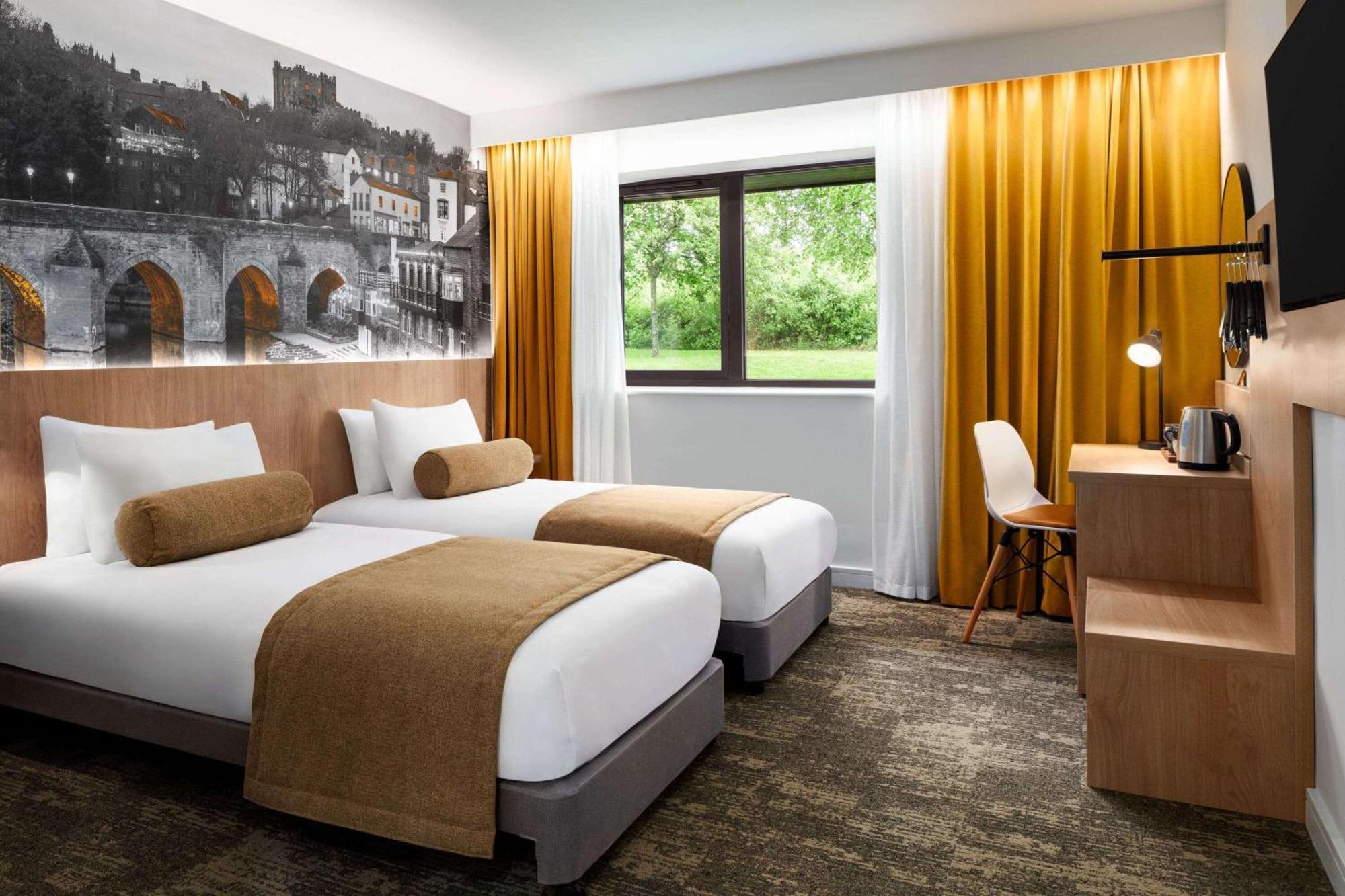 Super 8 By Wyndham Durham Hotel Eksteriør billede
